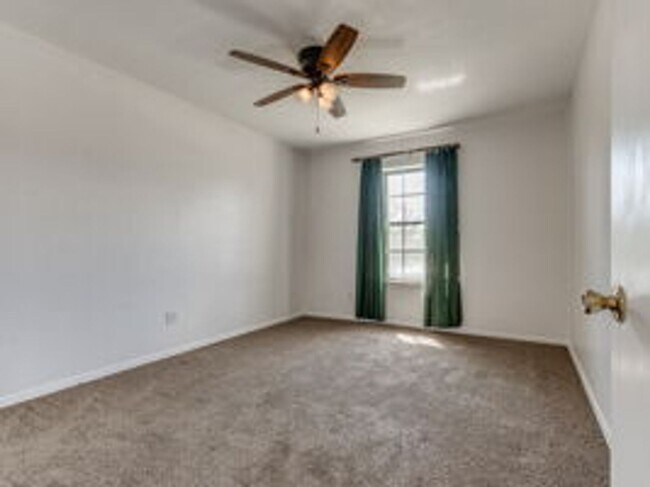 Building Photo - 2 bed/ 1 bath condo in Bethany