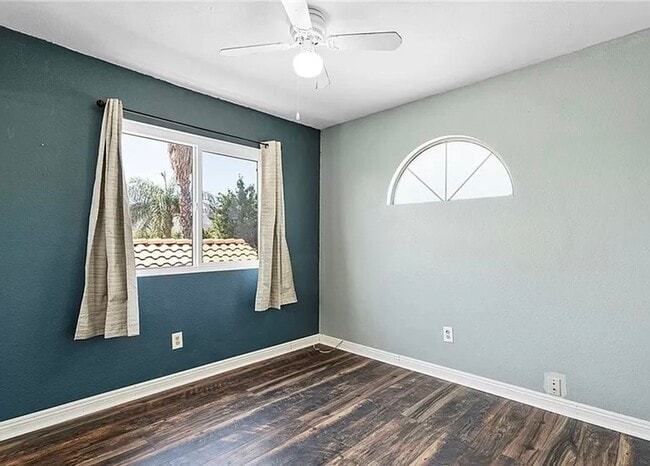Building Photo - Spacious Two-Story Home in Lake Elsinore
