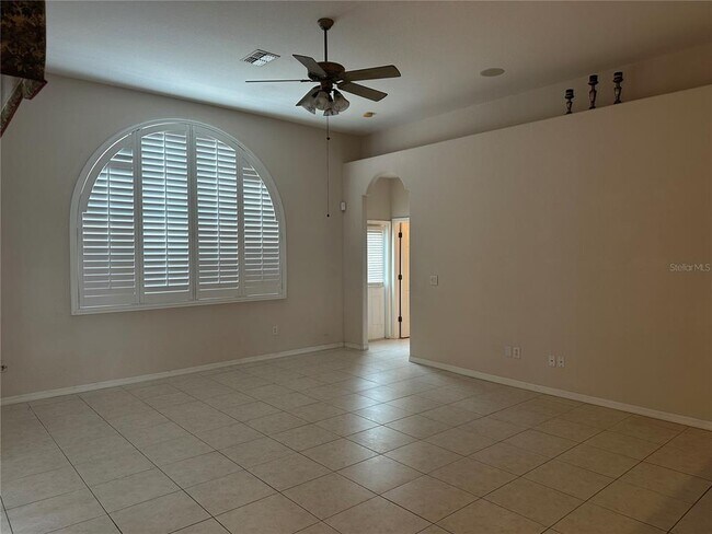 Building Photo - 10645 Weeping Elm Bend