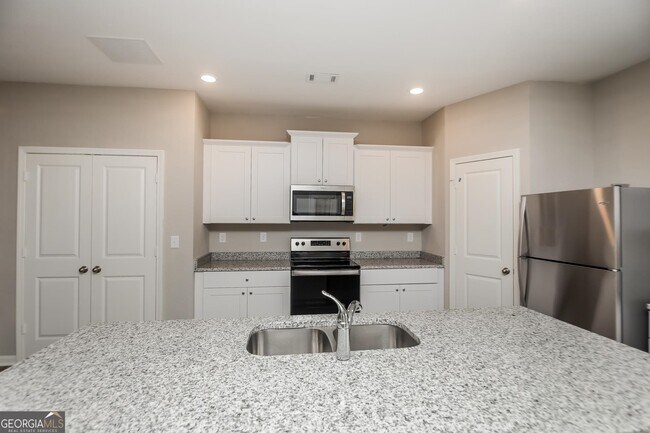 Building Photo - 1005 Nandina Ct