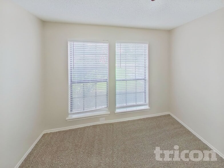 Building Photo - 133 Brockway Dr
