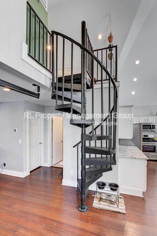 Building Photo - 451 S 22nd St