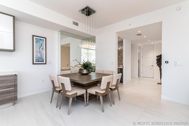 Building Photo - 155 E Boca Raton Rd