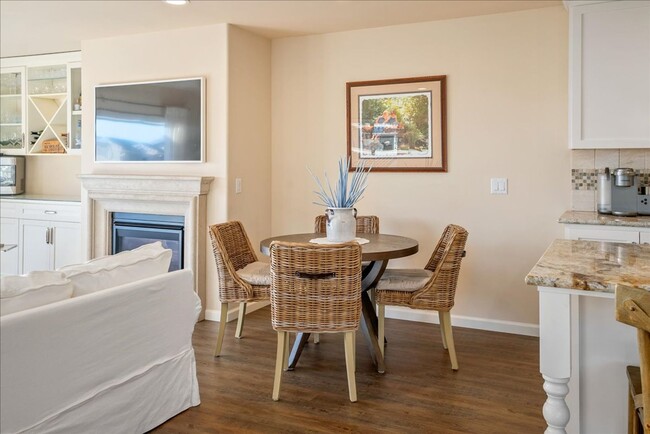 Building Photo - Furnished Townhome in Pismo Beach with Oce...