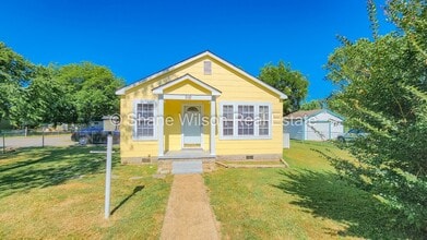 Building Photo - Cozy little 1 BR / 1 BA with big yard in Rossville, GA!! This one won't last long, come look at t...