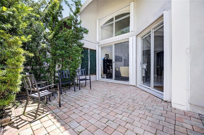 Building Photo - 8061 NW 114th Pl