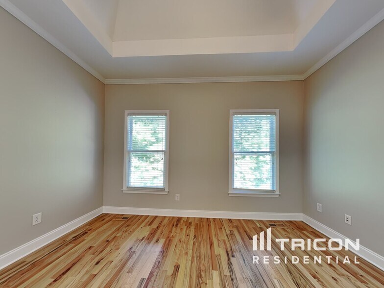 Building Photo - 2205 Washington Dr