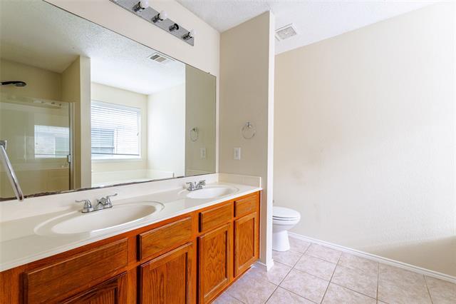 Building Photo - 9817 Fillmore Dr