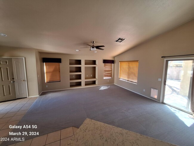 Building Photo - 9205 W Lone Cactus Dr