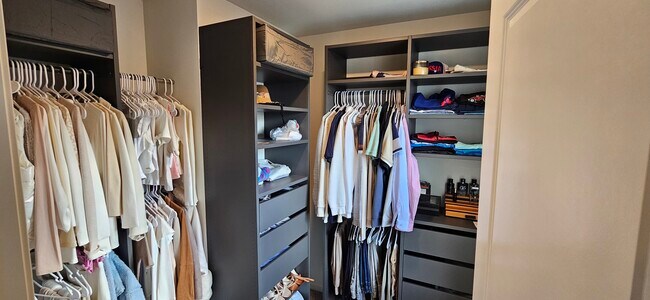 Building Photo - 2227 Glacier St