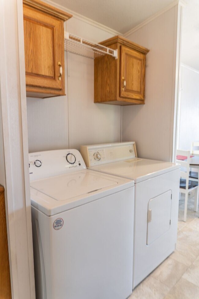 Building Photo - Cozy & Bright Manufactured Home in Fortuna...