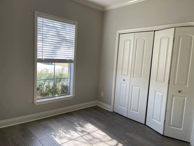 Building Photo - 232 Shadowbrush Bnd