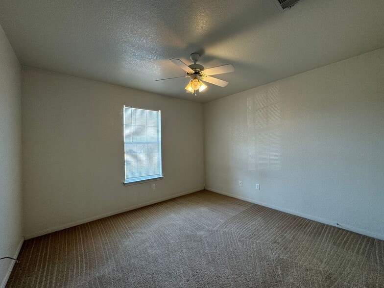 Building Photo - 3301 Barcelona Dr