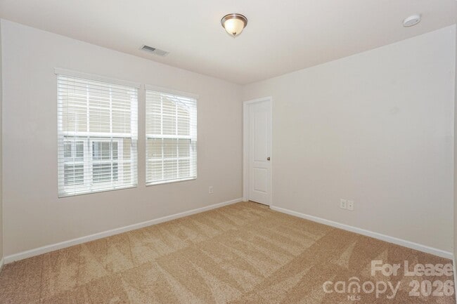 Building Photo - 8273 Viewpoint Lane