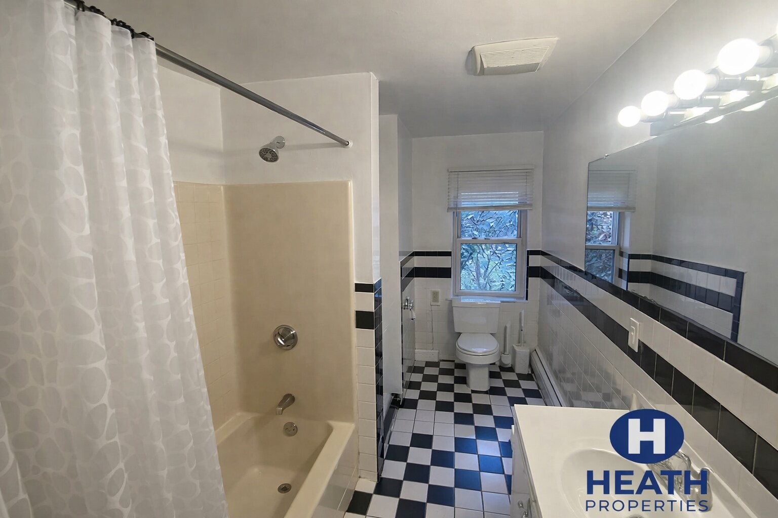 Building Photo - 24 St Cyprians Pl