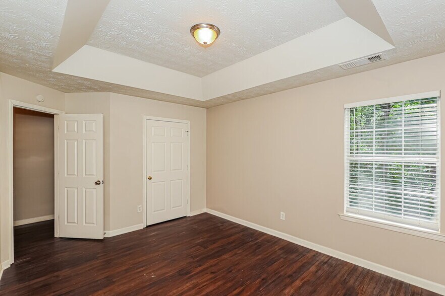 Building Photo - 4080 Robin Cir