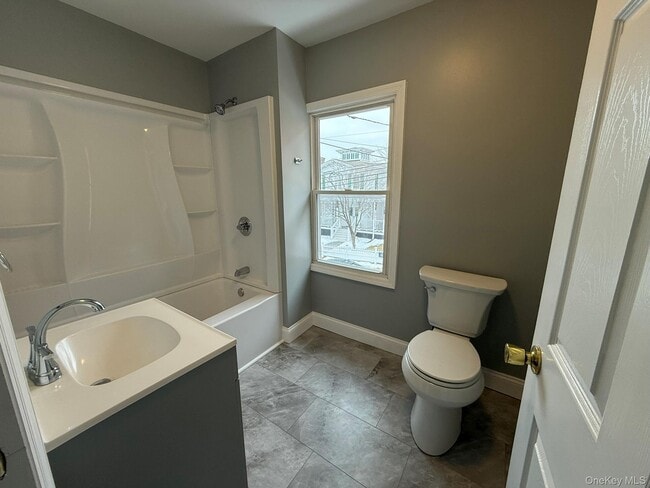 Building Photo - 7 Mulberry St