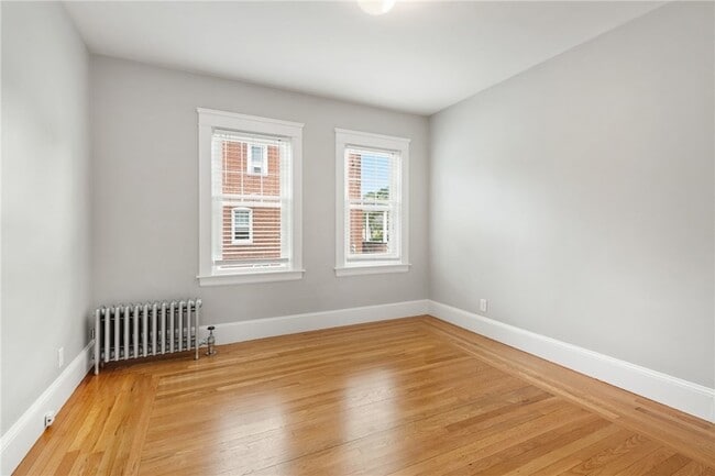 Building Photo - 113 Maple Ave