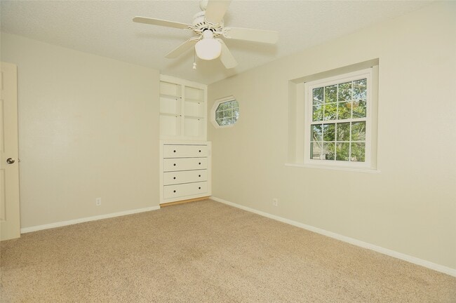 Building Photo - 54 Staghorn Ct