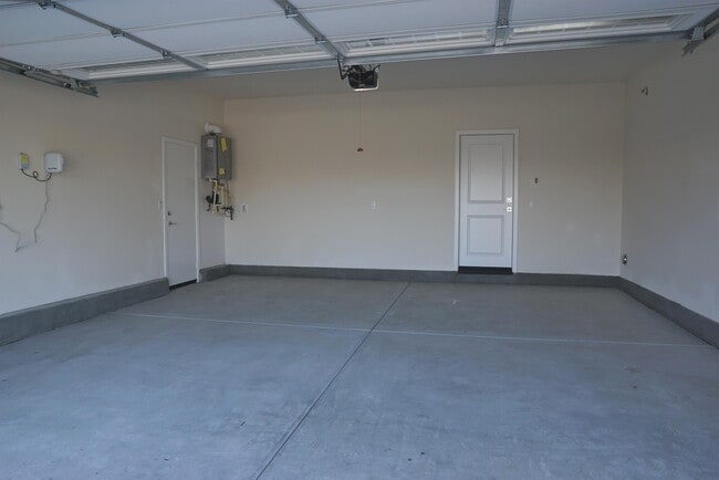 Building Photo - 35505 Sereno Ln