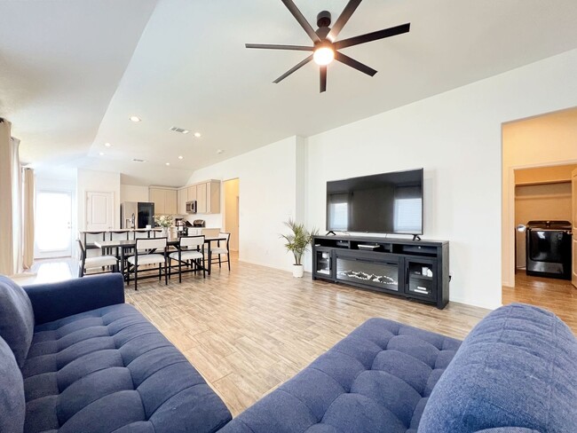 Building Photo - Modern and Beautiful - 3/BR and 2/BA Home ...