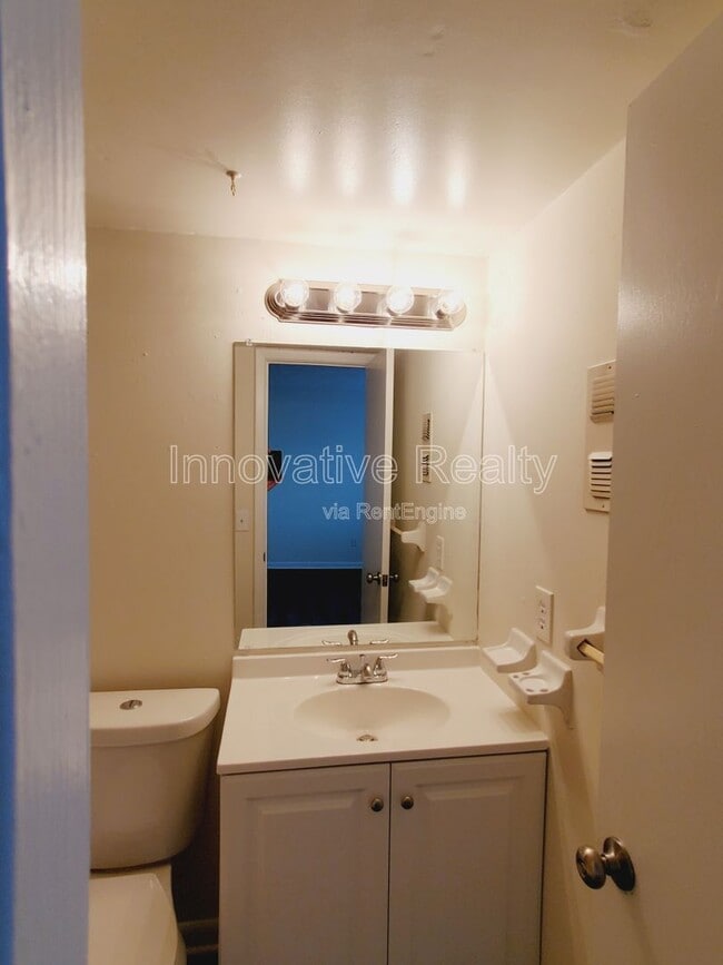 Building Photo - 5250 Davisson Ave