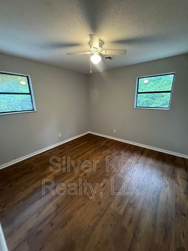 Building Photo - 1206 Knoxville Ave
