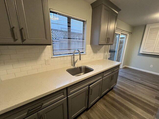 Building Photo - 141 Agua Caliente Rd W