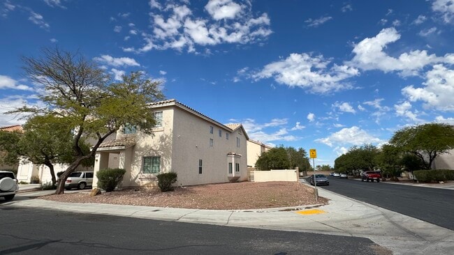 Building Photo - 8894 Houston Ridge Ave