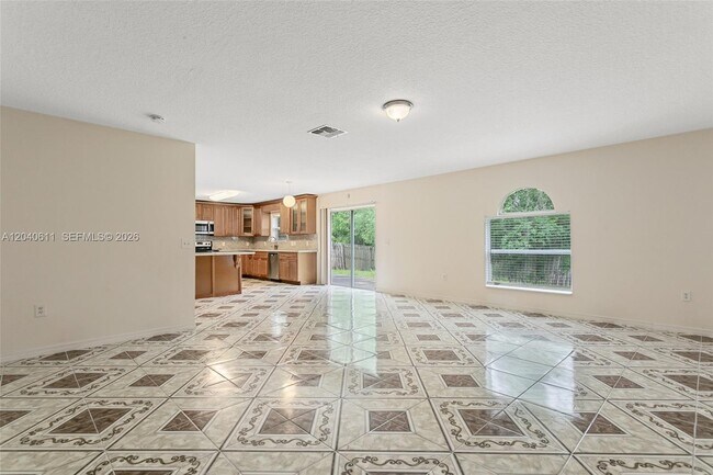 Building Photo - 12096 Prospect Creek Dr