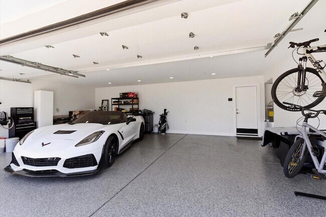 Building Photo - 8372 E San Salvador Dr