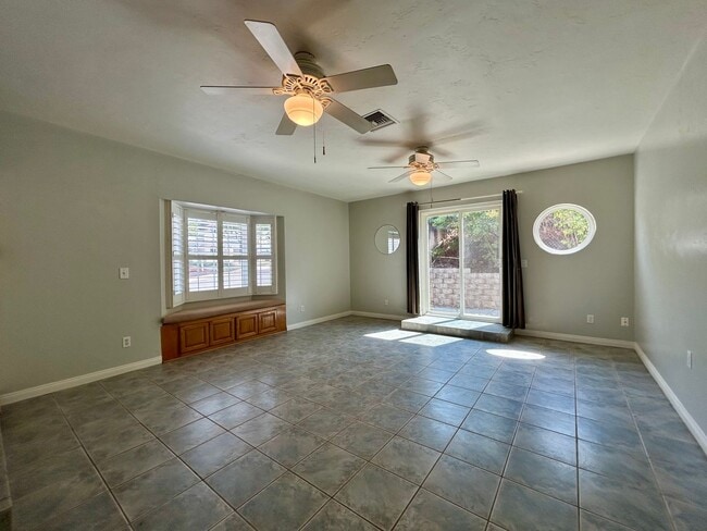 Building Photo - 4 Bed, 2 Bath in the Heart of Santee!