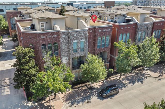 Building Photo - 2222 Marilla St