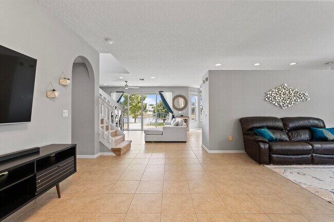 Building Photo - 2253 Balsan Way