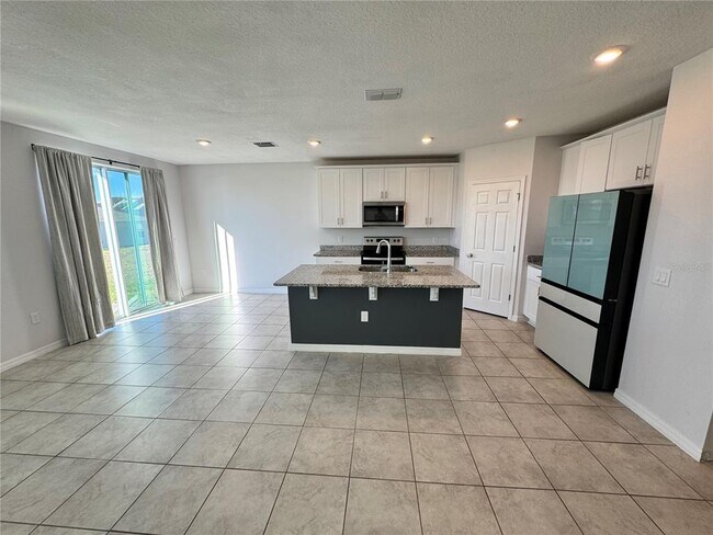 Building Photo - 512 Mckenna Dr