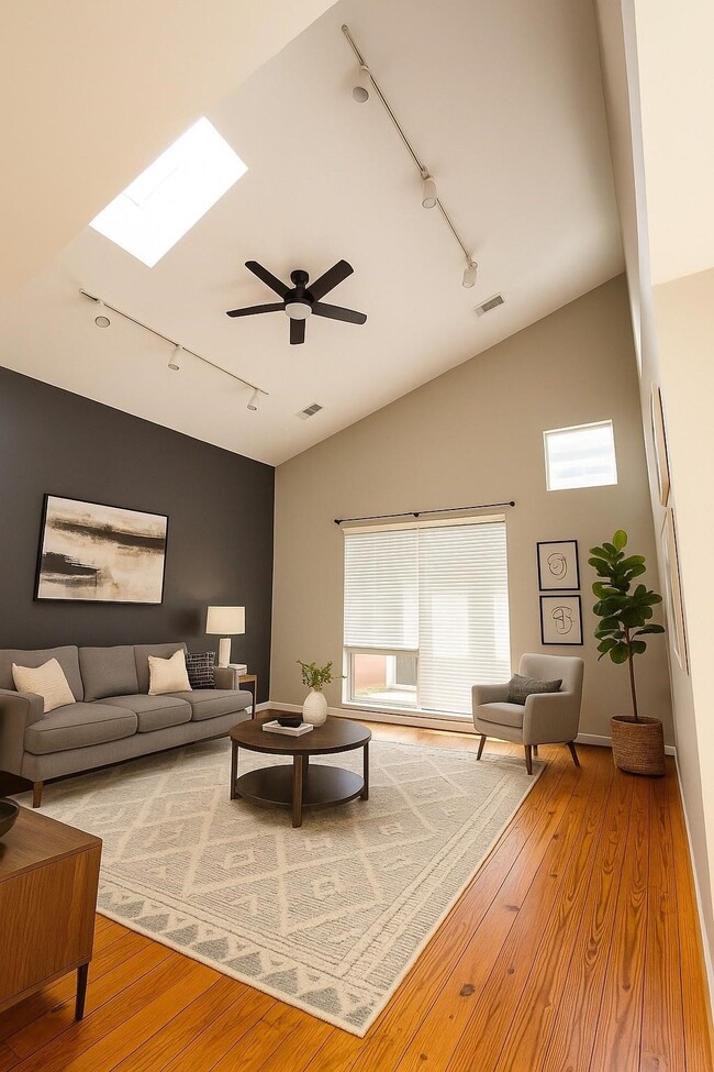 Building Photo - 823 Robin St