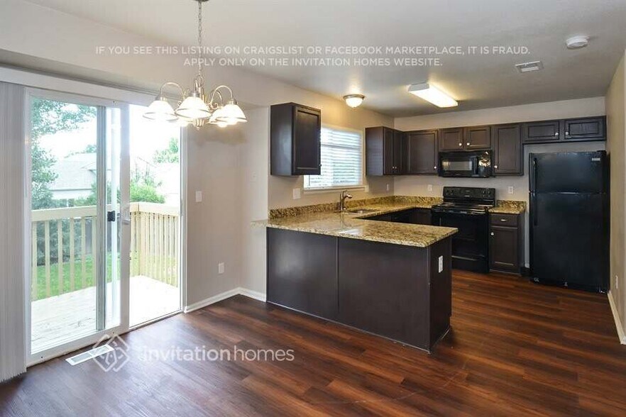 Building Photo - 3849 Primrose Ln