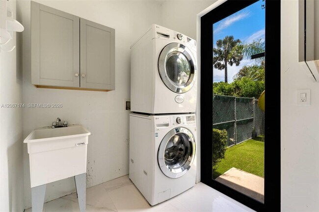 Building Photo - 15315 SW 84th Ave