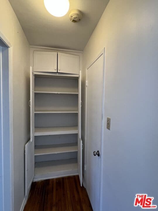 Building Photo - 873 N Hoover St