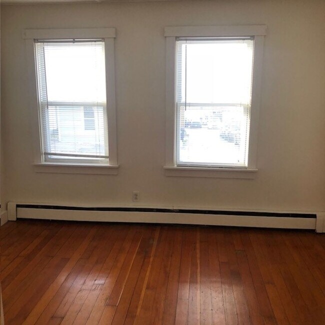 Building Photo - Cozy 1BR/1BA Available December!