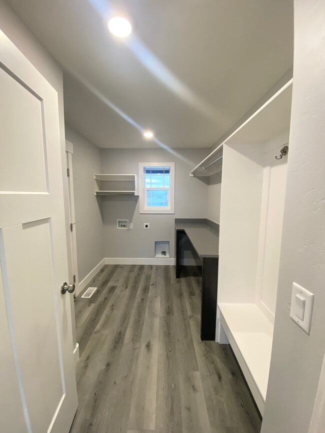 Building Photo - 3773 Ventura Ave