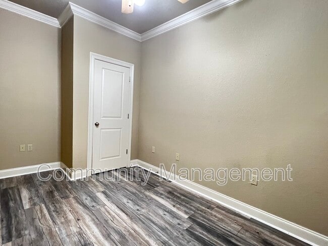 Building Photo - 4848 Windsor Village Dr