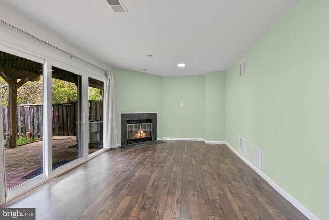 Building Photo - 7353 St Thomas Loop