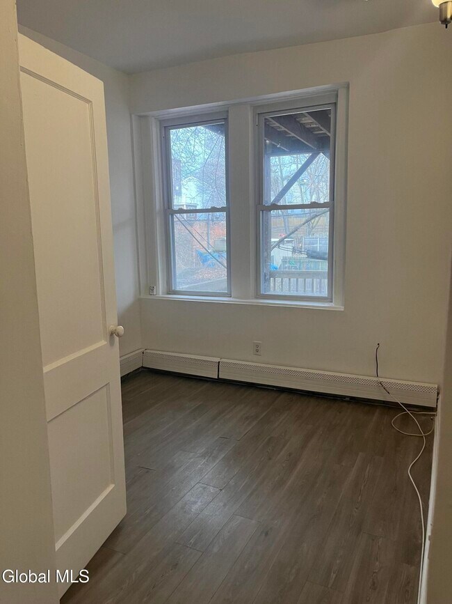 Building Photo - 9 St Joseph's Terrace