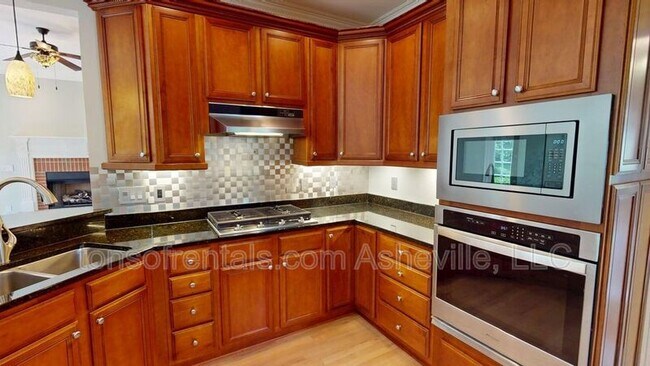 Building Photo - 385 Mistletoe Trail