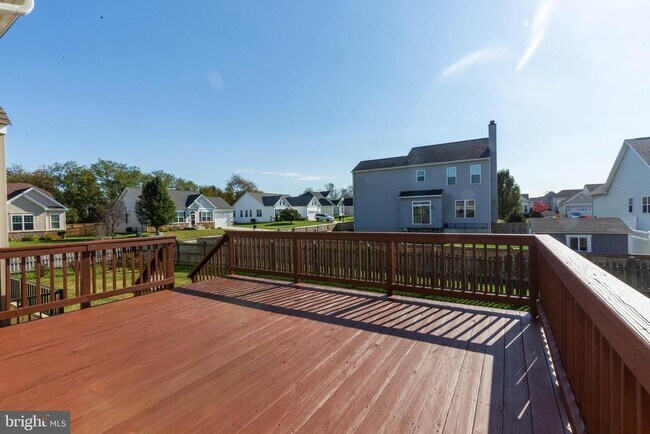 Building Photo - 15 Flag Ct