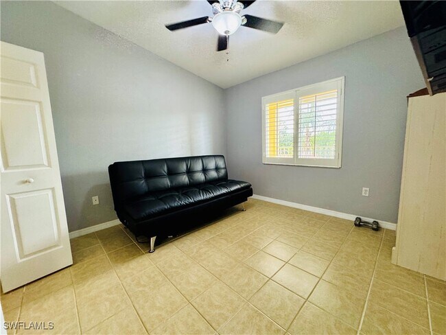 Building Photo - 8244 Key Royal Cir