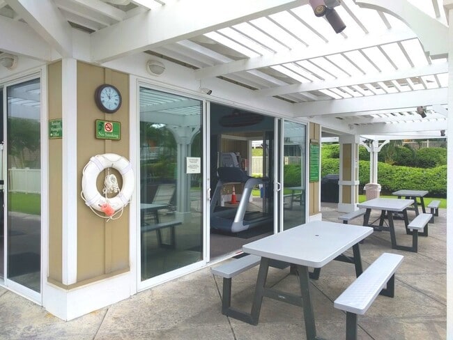 Building Photo - TURNKEY - LUXURY 2BED/2BA FULLY FURNISHED ...