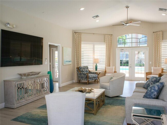 Building Photo - 6319 Vista Verde Dr W