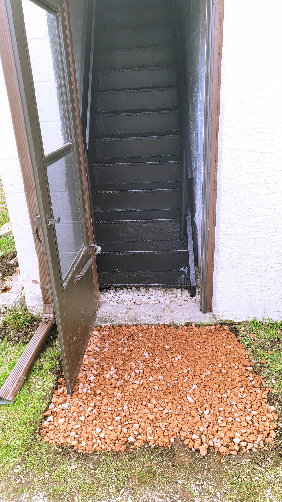 Side Entrance - 358 E Duncan St